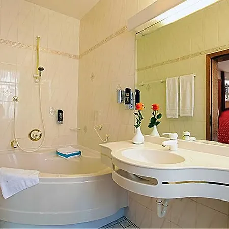 Astoria 4*