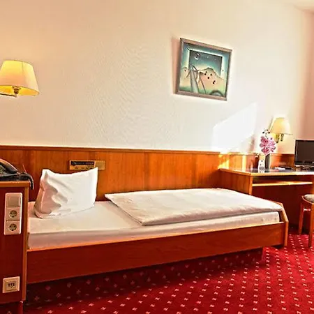 Astoria Otel 4*